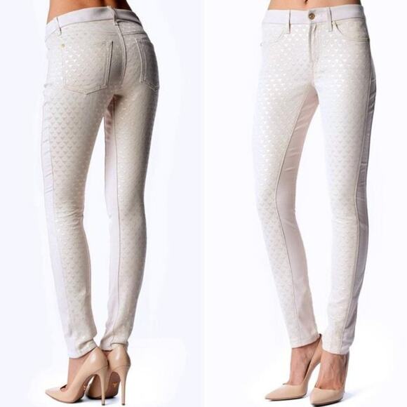 7 For All Mankind Denim - 7 For All Mankind - Skinny in Winter White Pyramid Jacquard Jeans.